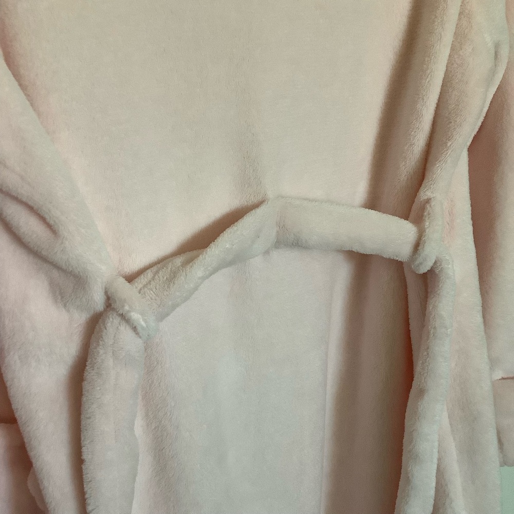 GAP Soft Pink Kid’s Robe - Picture 7 of 7